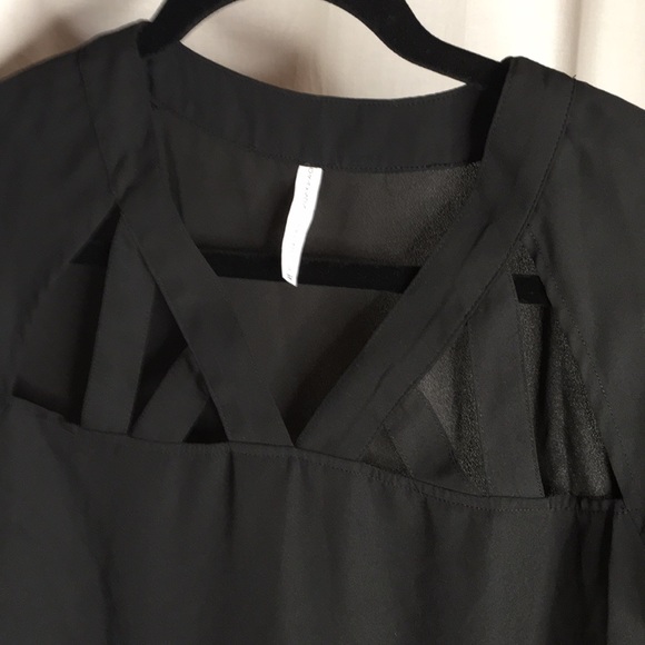 Grayson Threads Size Large Polyester cutout Blouse - Picture 2 of 4